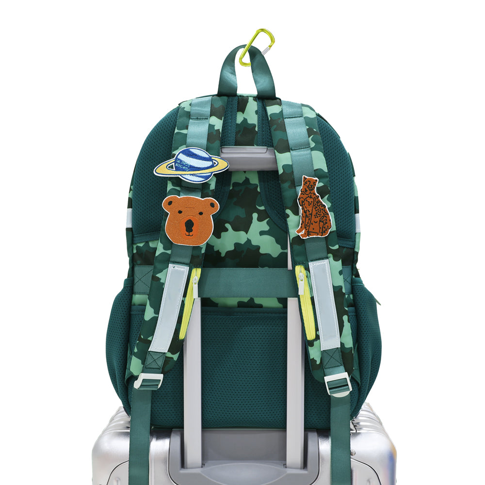 The shoulder straps of the LPS kids double pocket school bag customised with velcro patches.