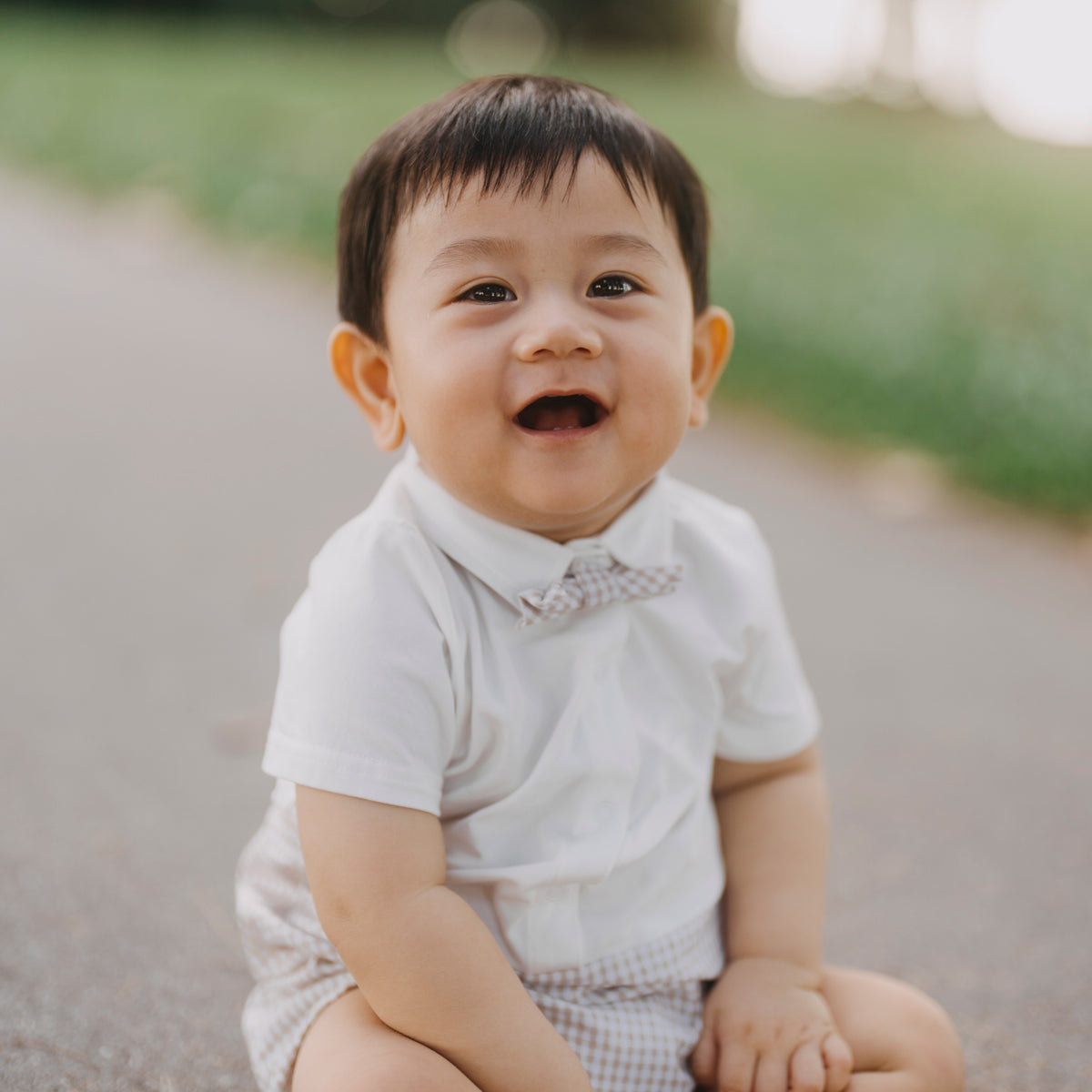 Papa & Mini - Baby Boy Bow Tie Romper in Beige Gingham (Past Season) by Le Petit Society — image 5