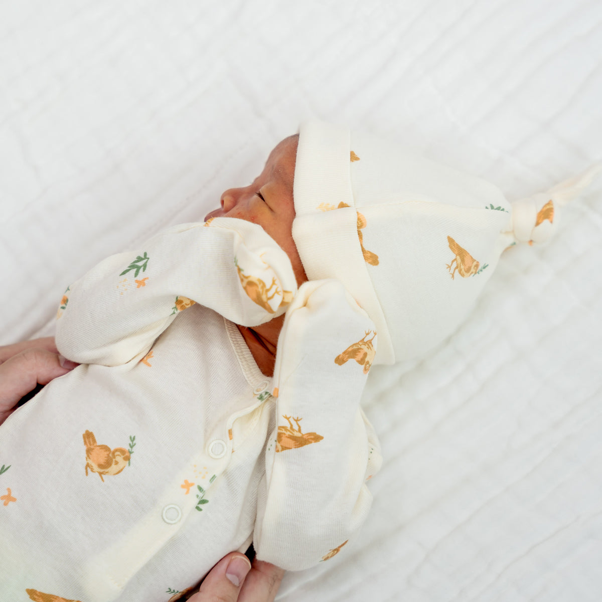 Baby Organic Knotted Hat in Bird Print by Le Petit Society — image 3