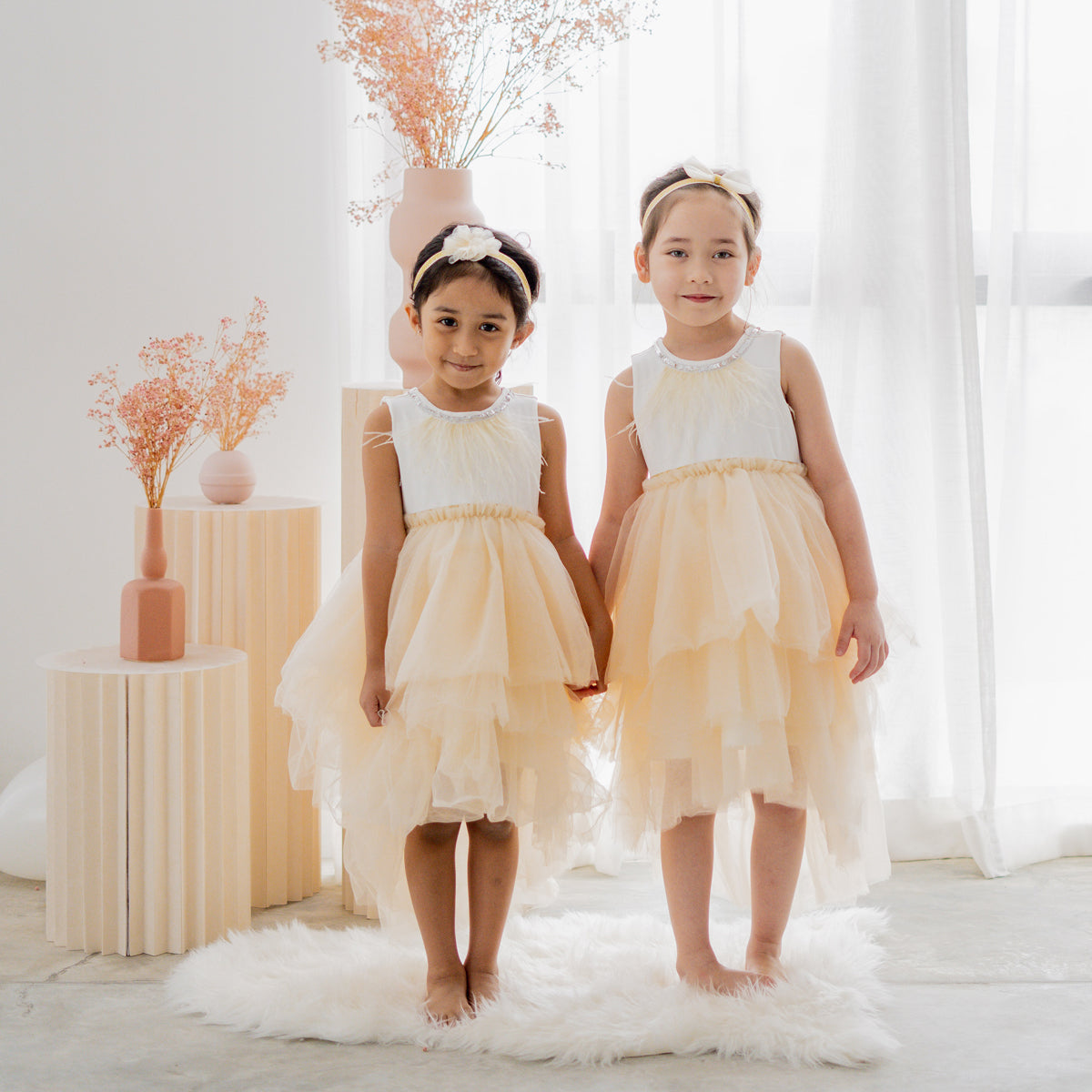 Bow Headband in White by Le Petit Society — image 5