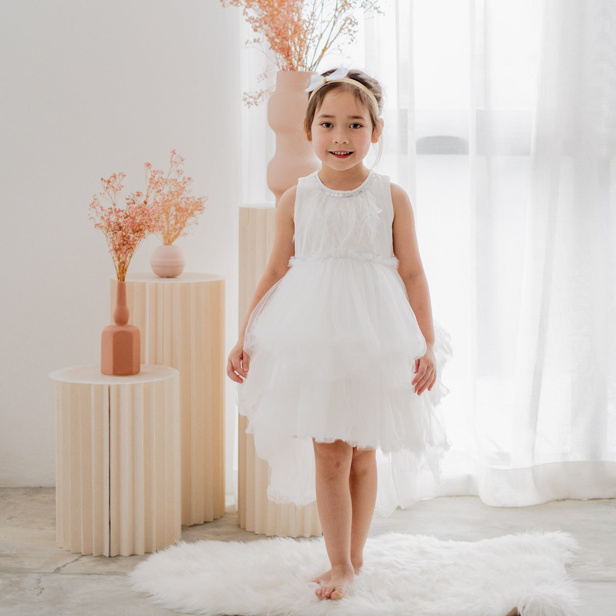 Bow Headband in White by Le Petit Society — image 3