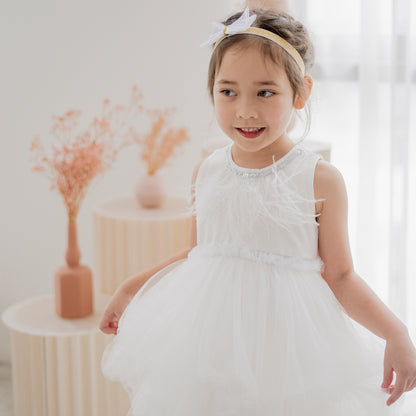 Bow Headband in White by Le Petit Society — image 2