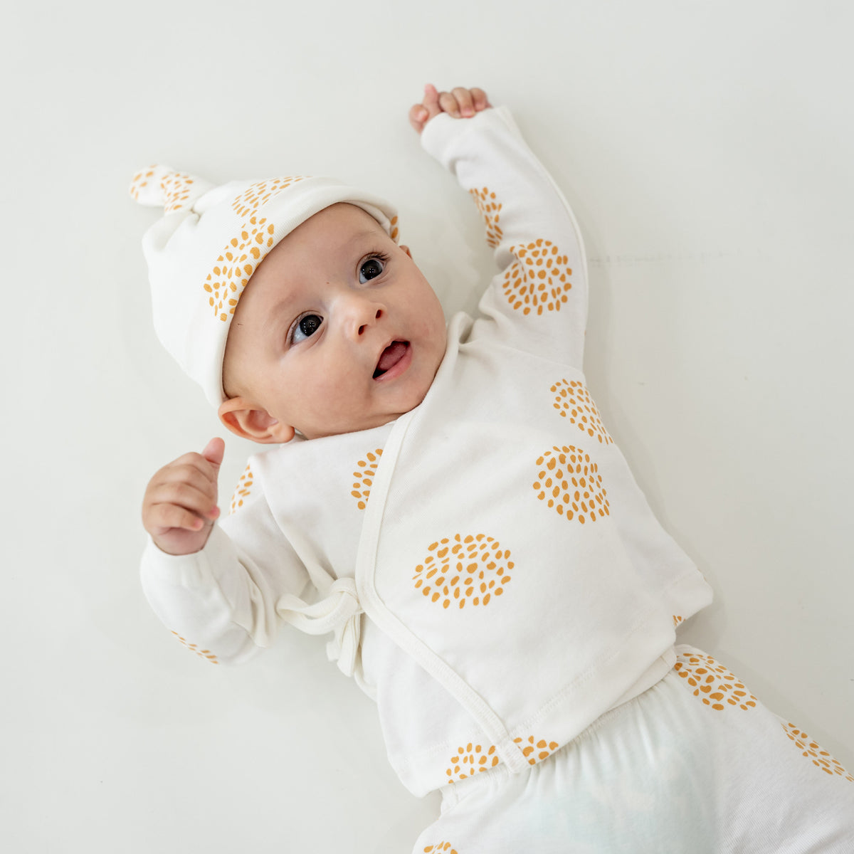 Baby Organic Long Sleeves Kimono Top in Dandelion Print by Le Petit Society — image 11