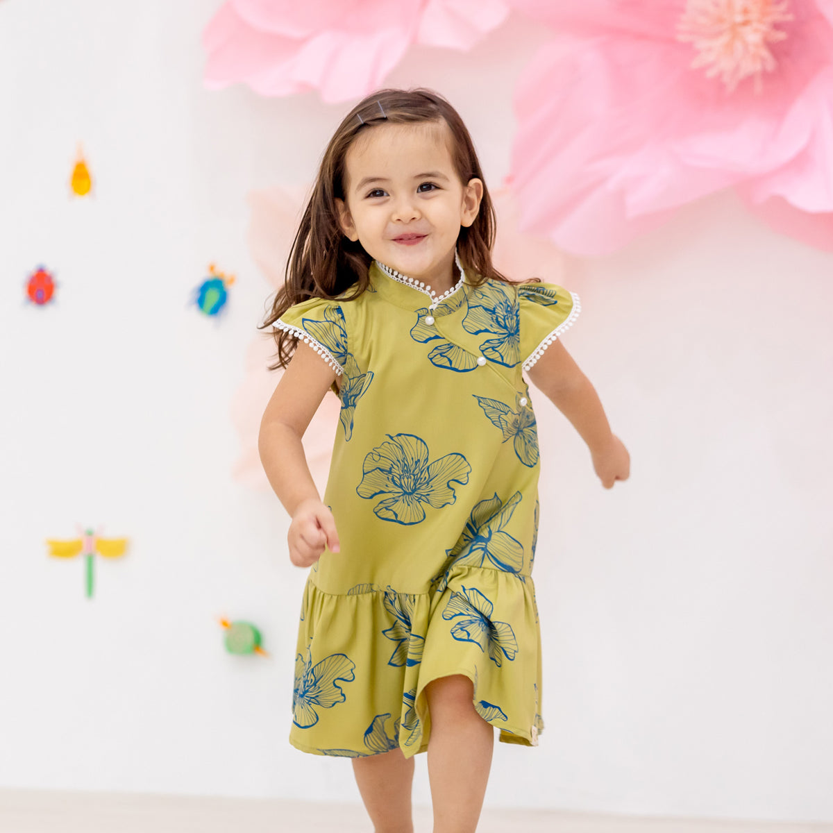 Spring Series - Girls Cheongsam in Jade Magnolia by Le Petit Society — image 10
