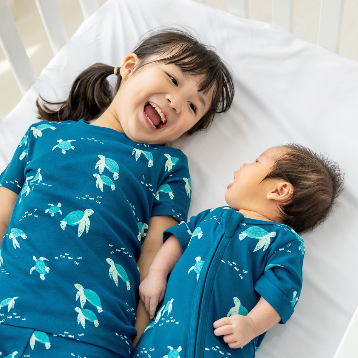 Kids Short Sleeves Organic Pyjamas Set in Turtle Print by Le Petit Society — image 2