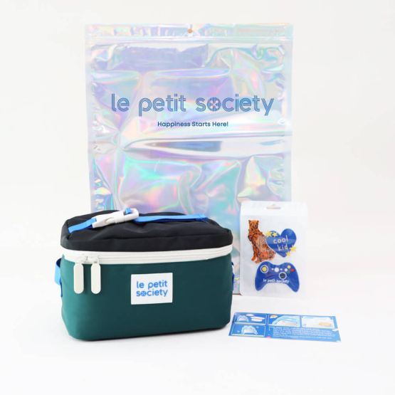 A video-game-themed customisable party pack containing a thermal lunch bag and sticker patches for personalisation from Le Petit Society.