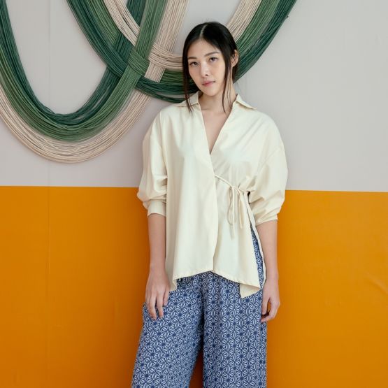 Oriental Series - Ladies Wrap Shirt in Oat