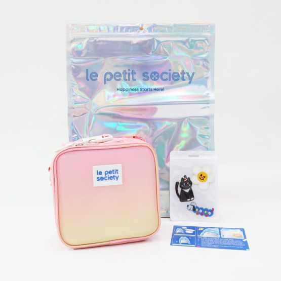 A customisable party pack containing a mini thermal lunch bag and sticker patches for personalisation from Le Petit Society.